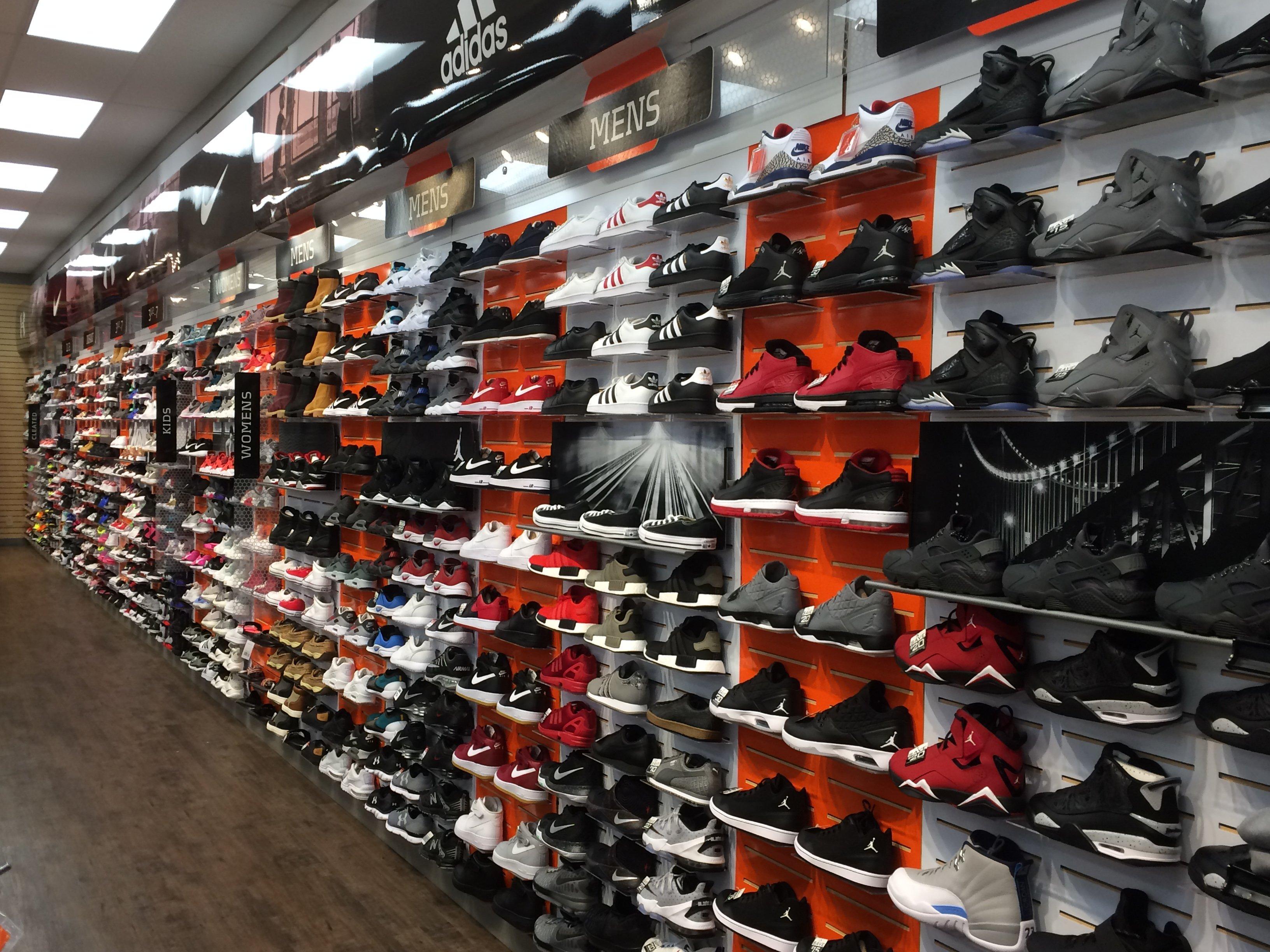 hibbett shoe store