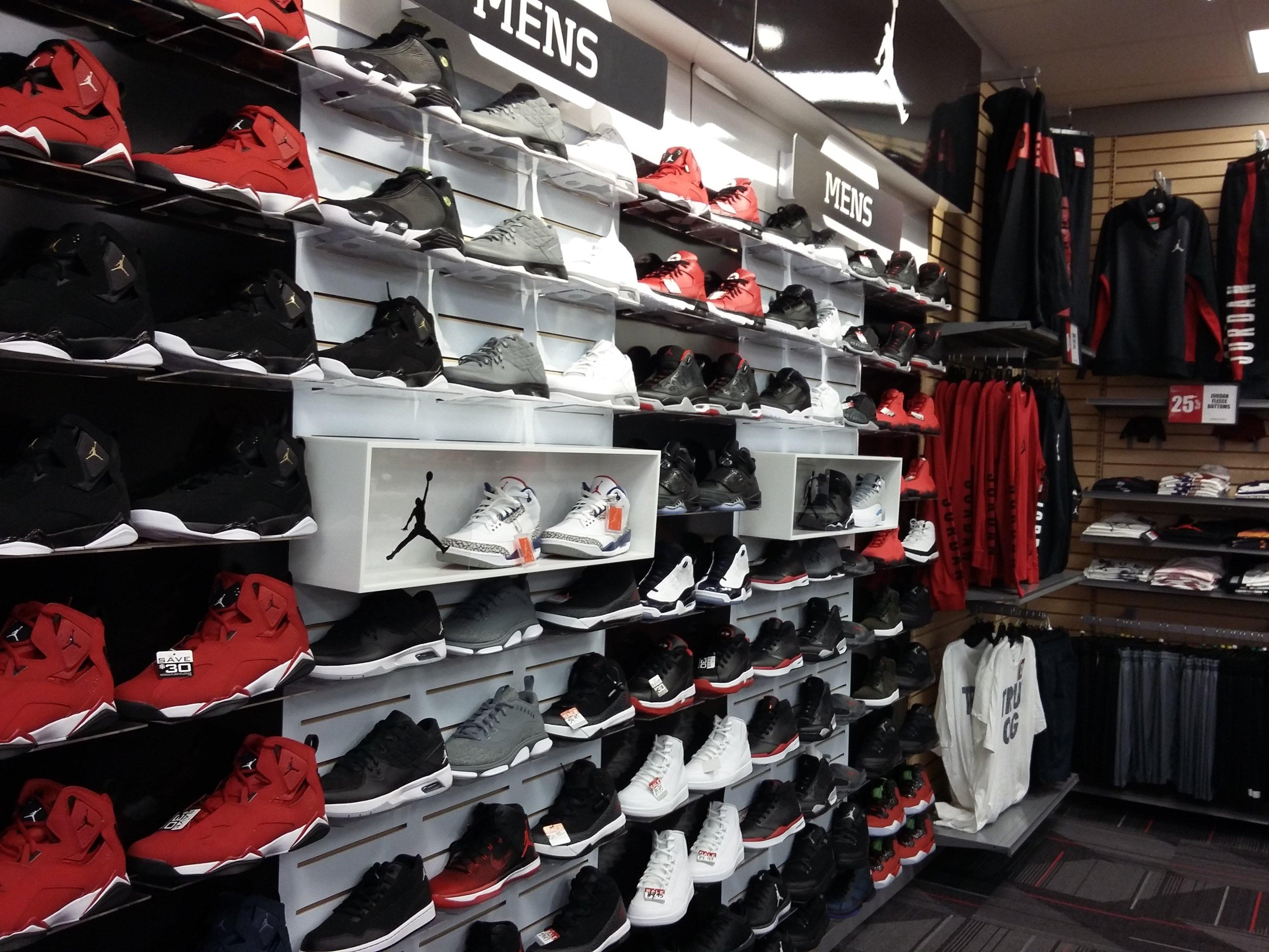 nike outlet on chenal