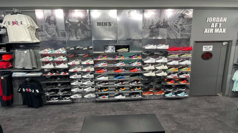 Hibbett Sports opens in Craig