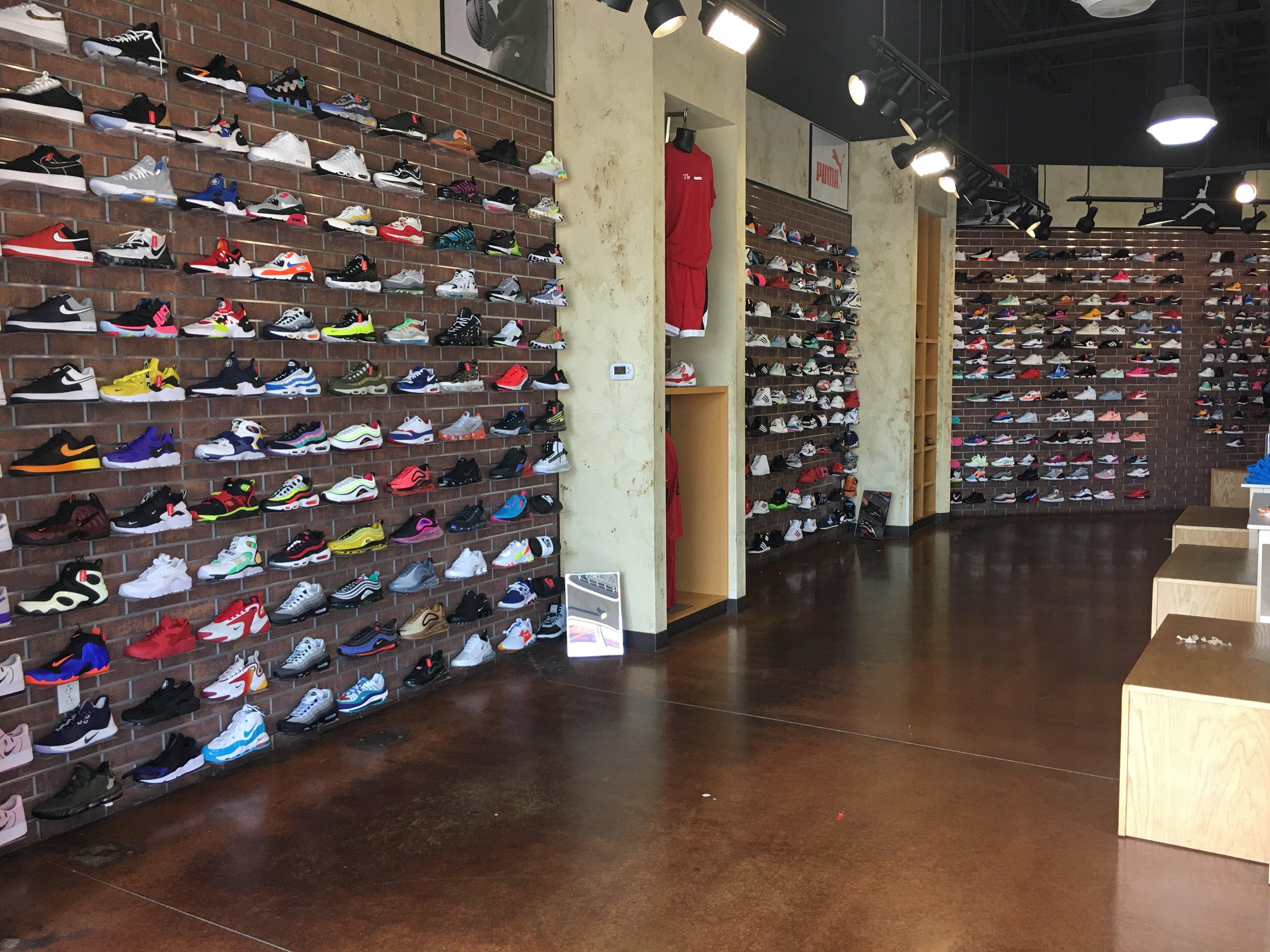 new balance outlet st louis