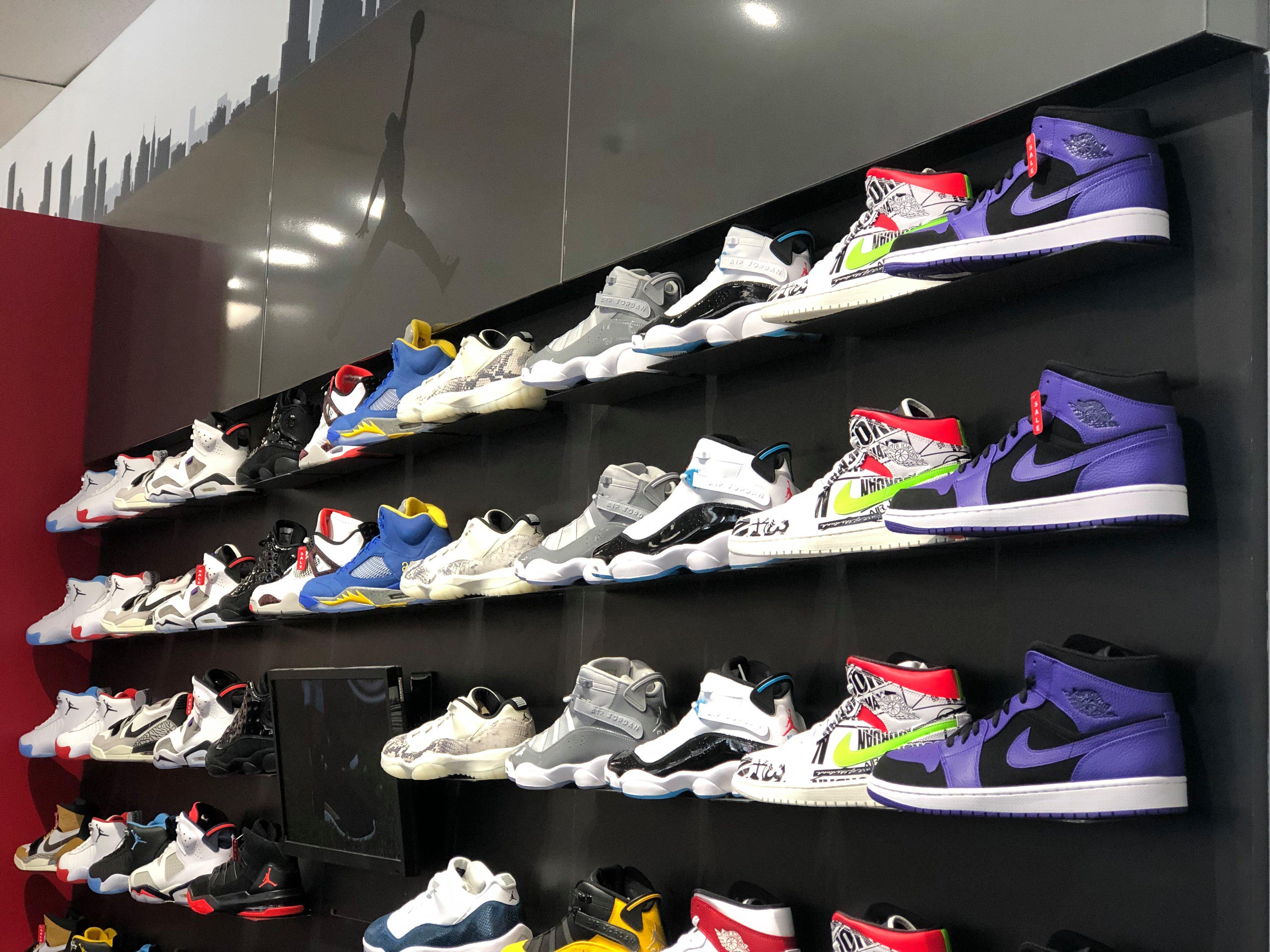 curbside shoe store near me