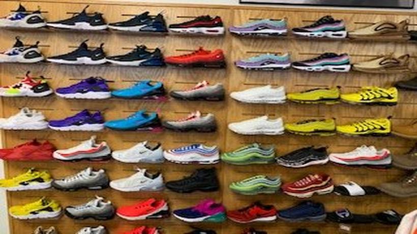 Hibbett  City Gear: Sneakers, Shoes, Athletic Clothing & Sporting Goods