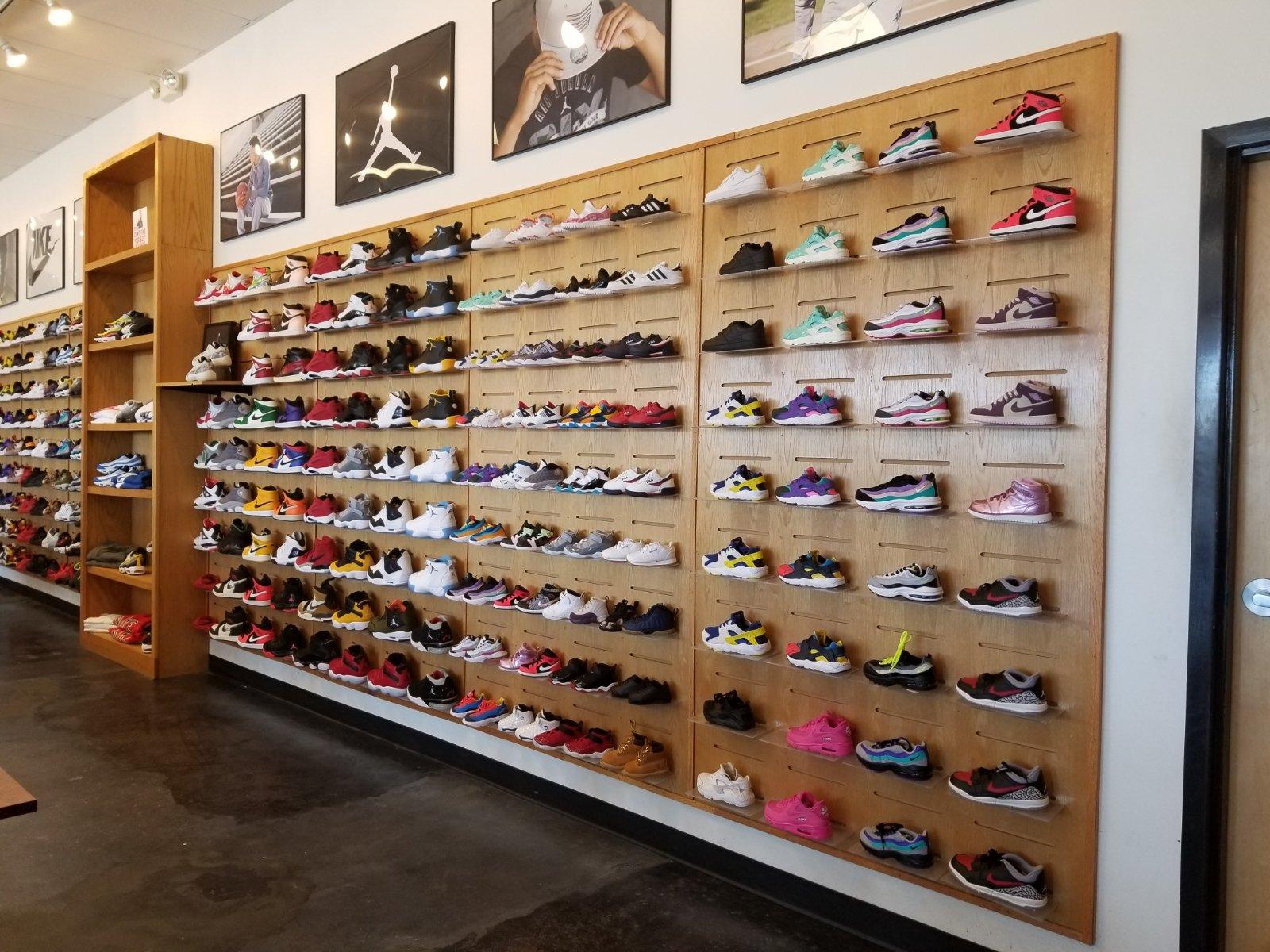 shoe stores in aspen