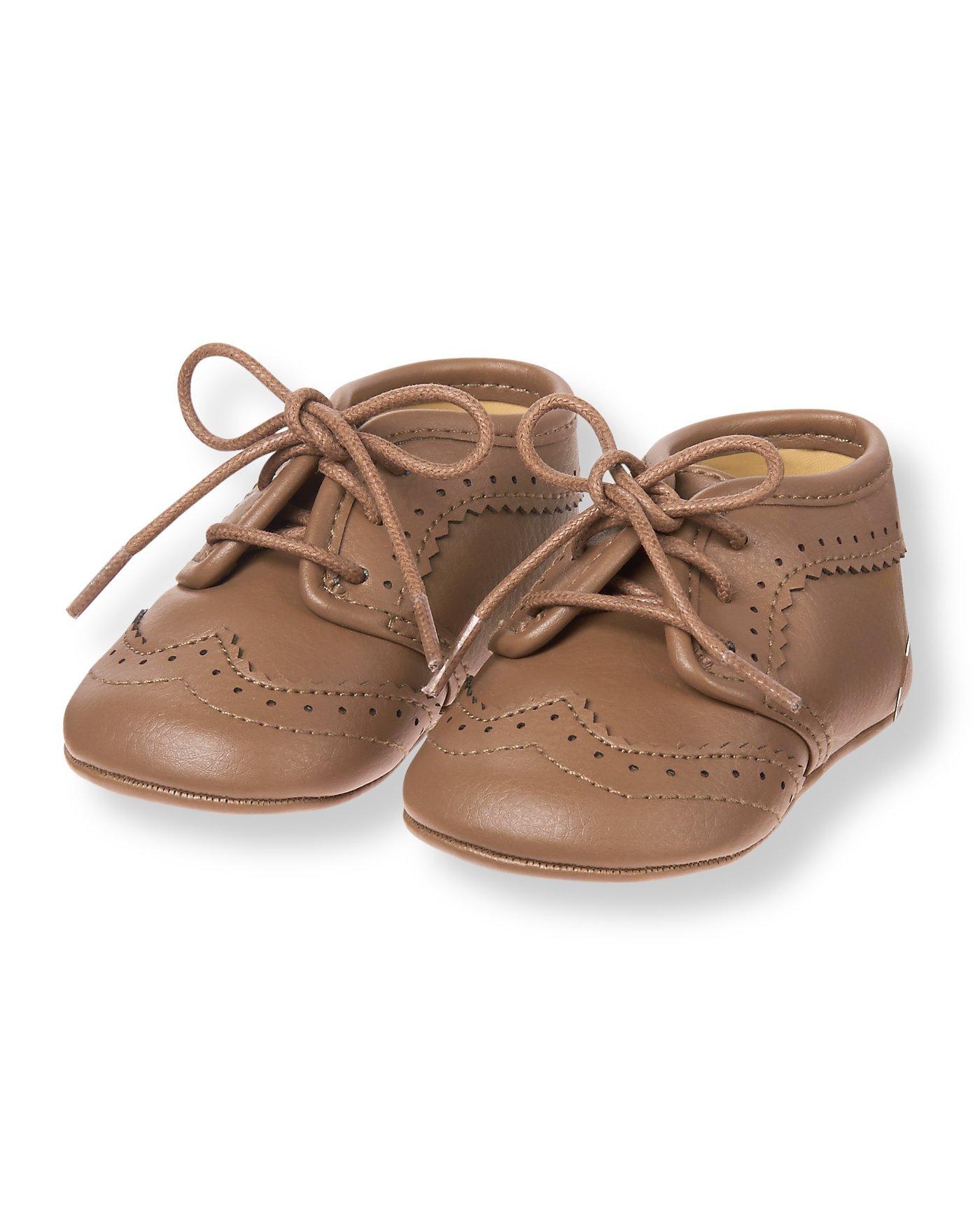 Wingtip Crib Shoe image number 0