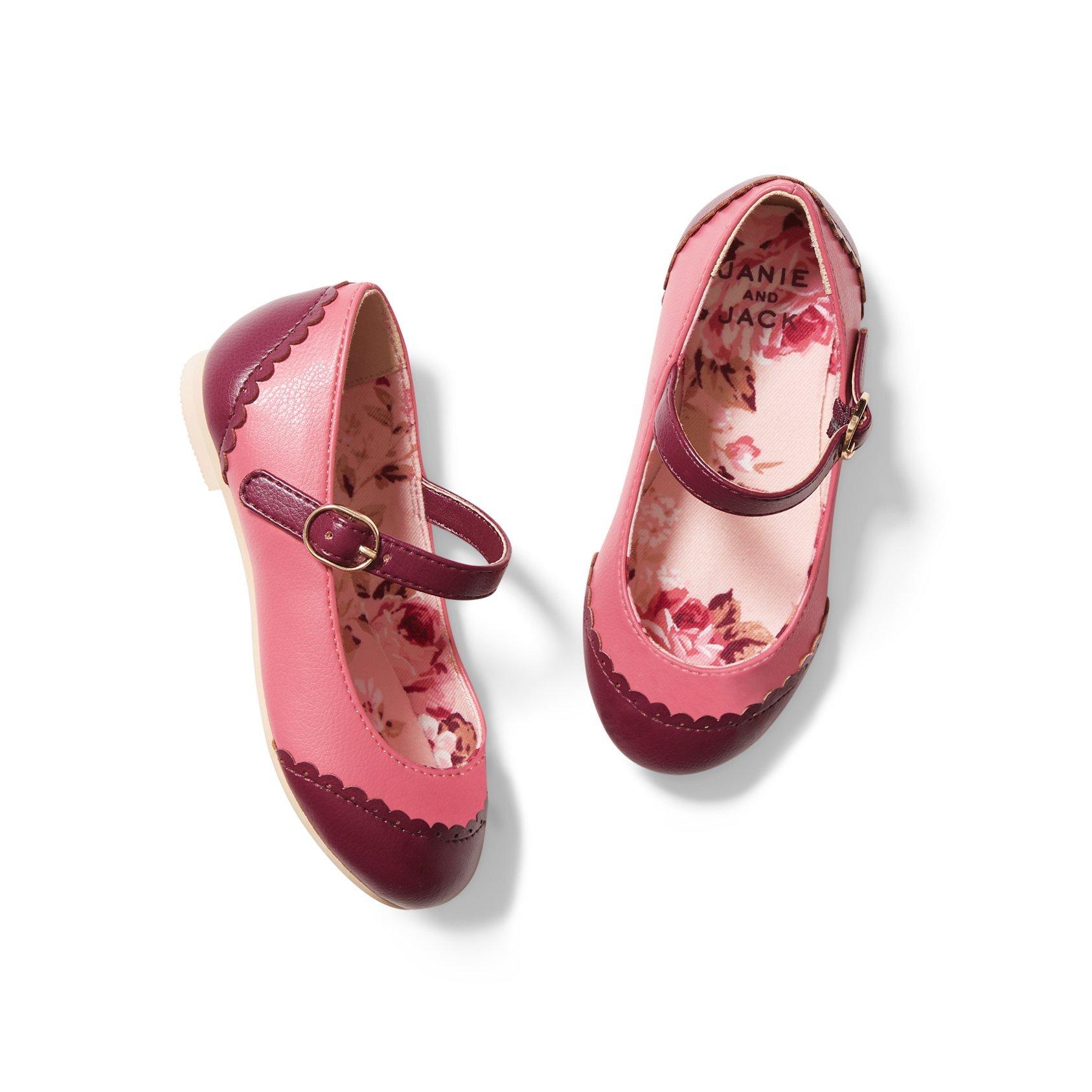 Scalloped Bow Flat image number 0