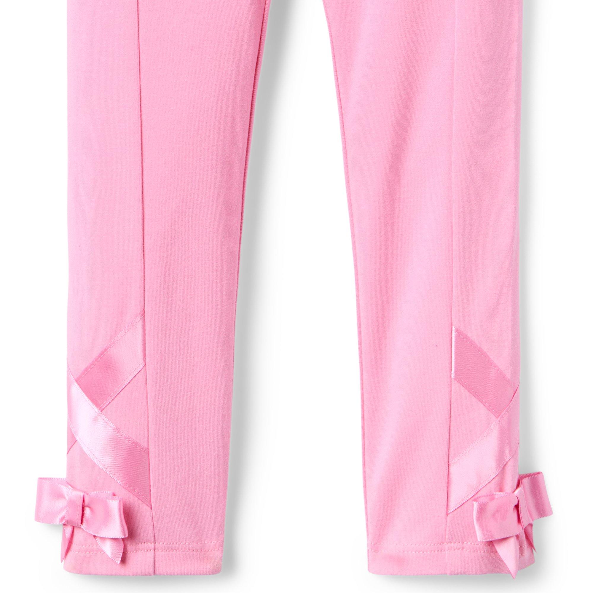 Bow Legging  image number 1
