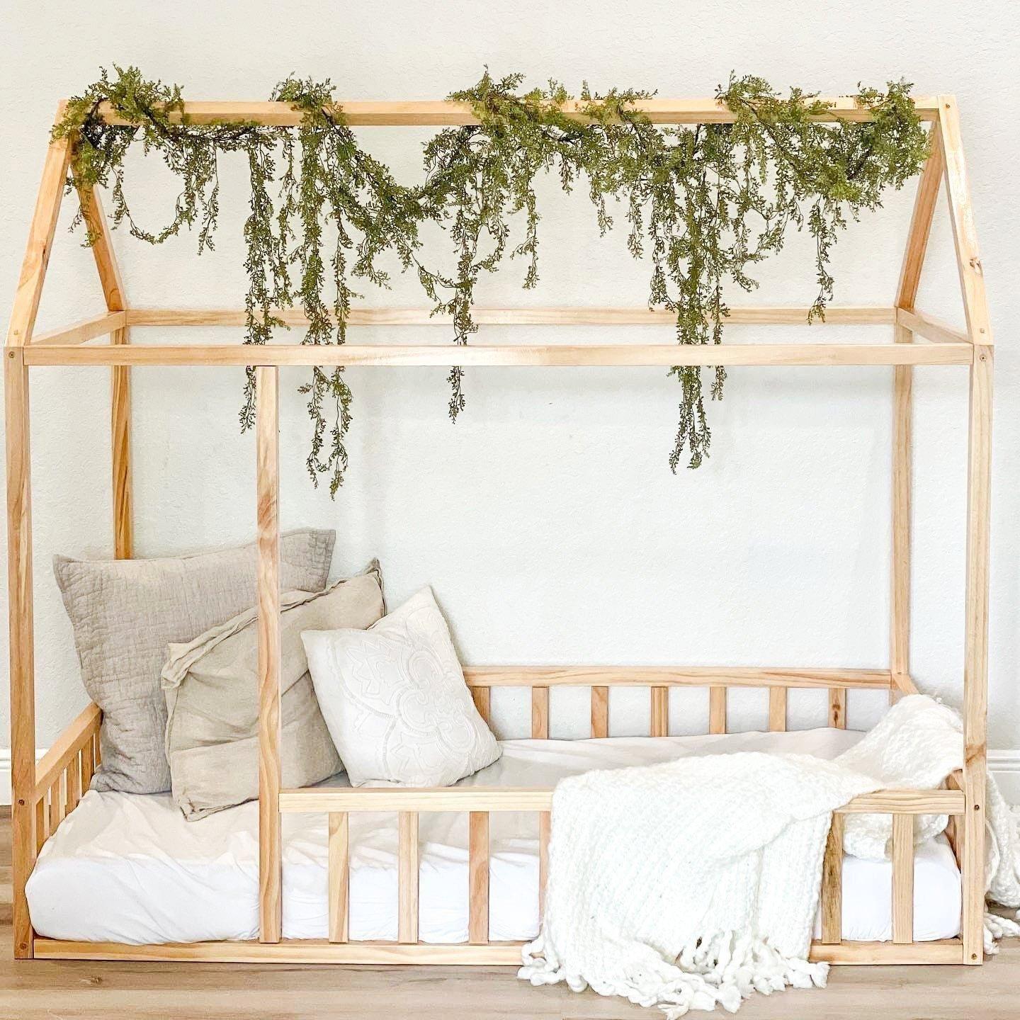 Montessori House Bed with Rails / Size Crib