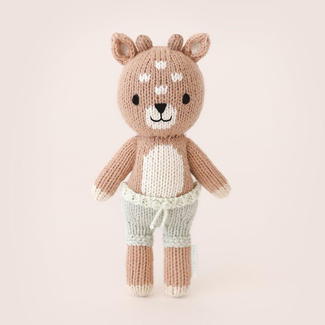 Tiny Elliott the fawn image number 1