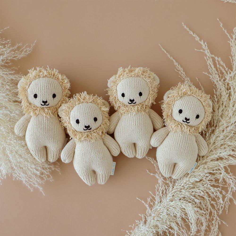Baby lion image number 4