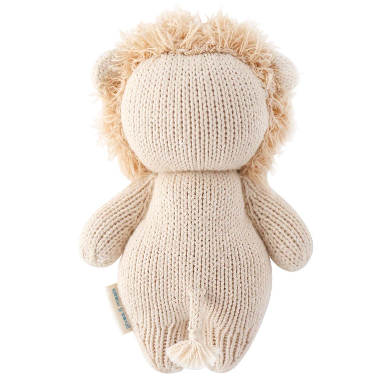 Baby lion image number 1