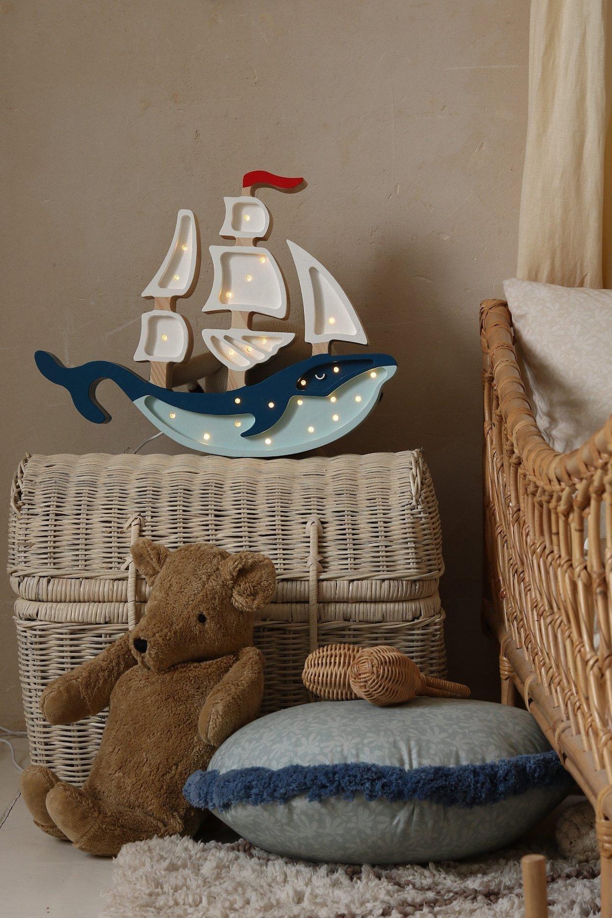 Whale Ship Lamp image number 2