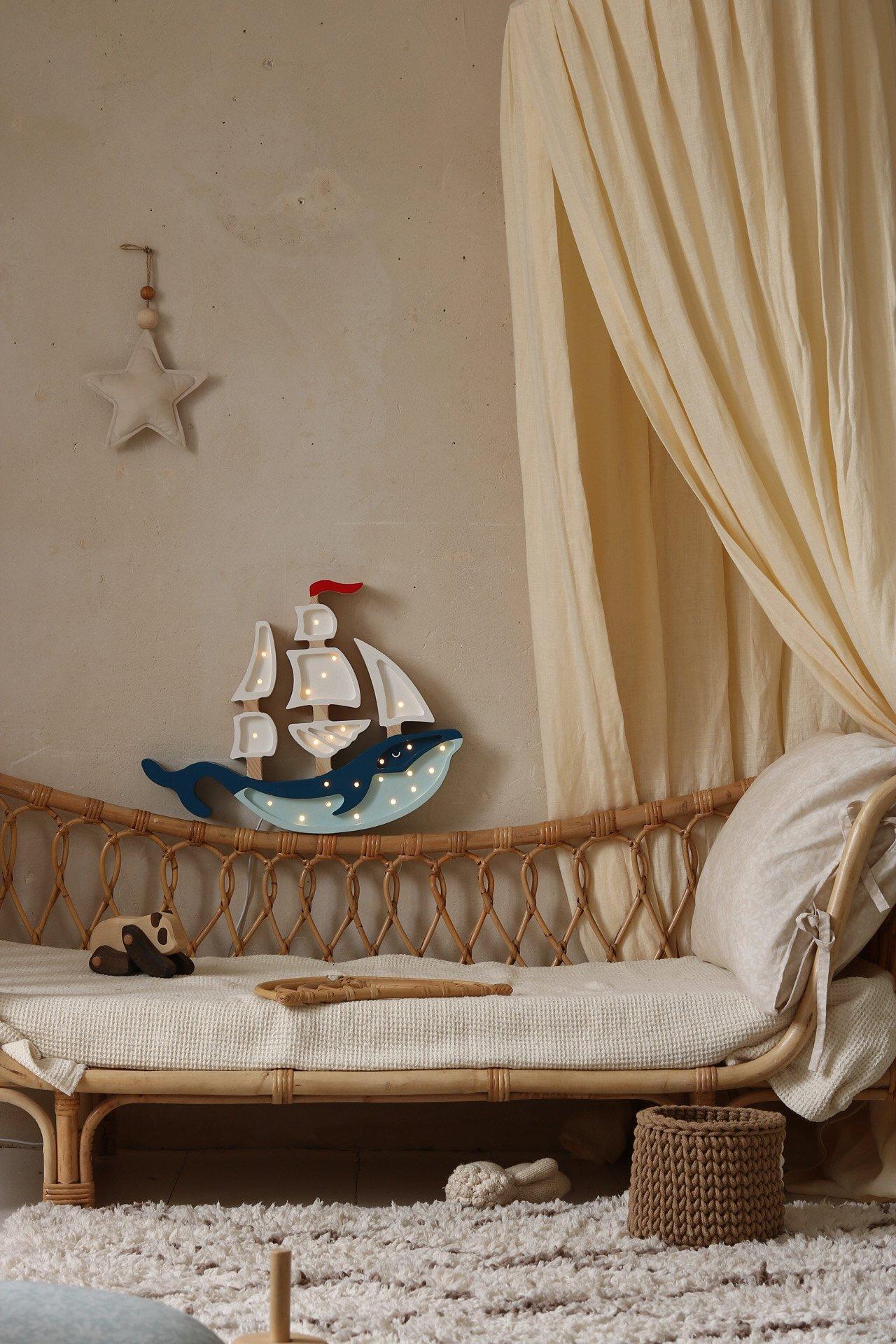 Whale Ship Lamp image number 3