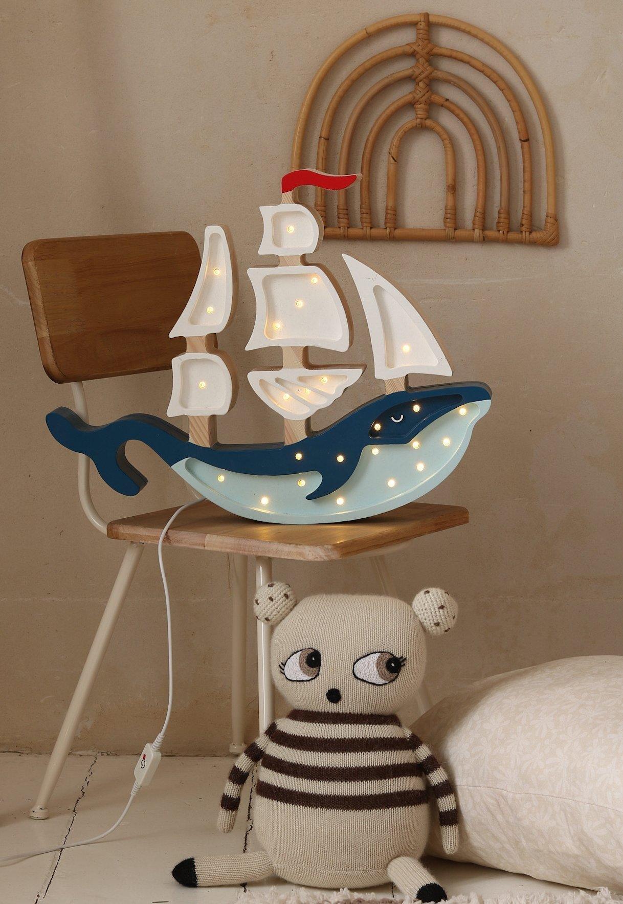 Whale Ship Lamp image number 4