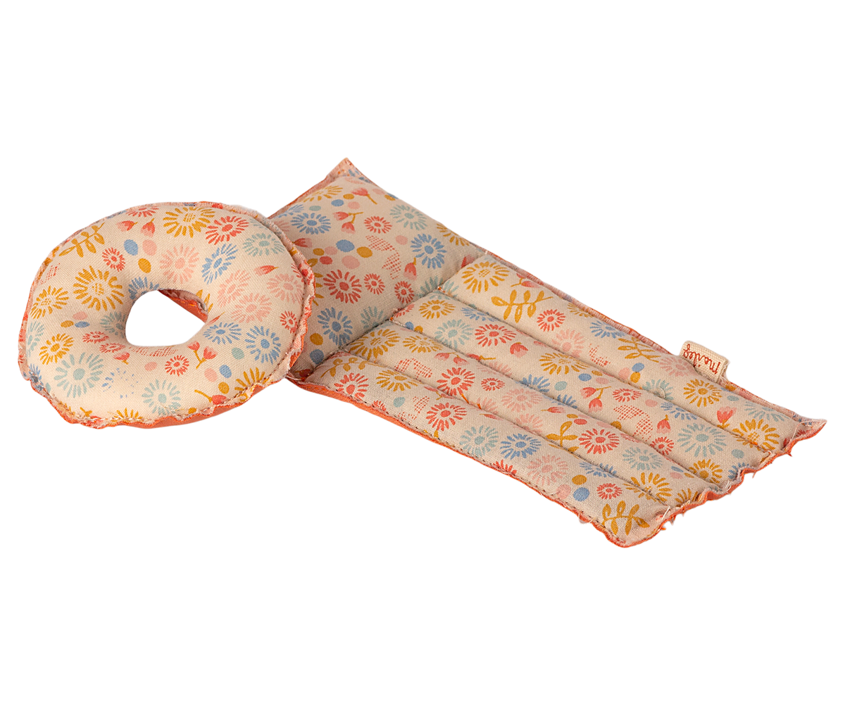 Beach Float, Mouse - Flower image number 3
