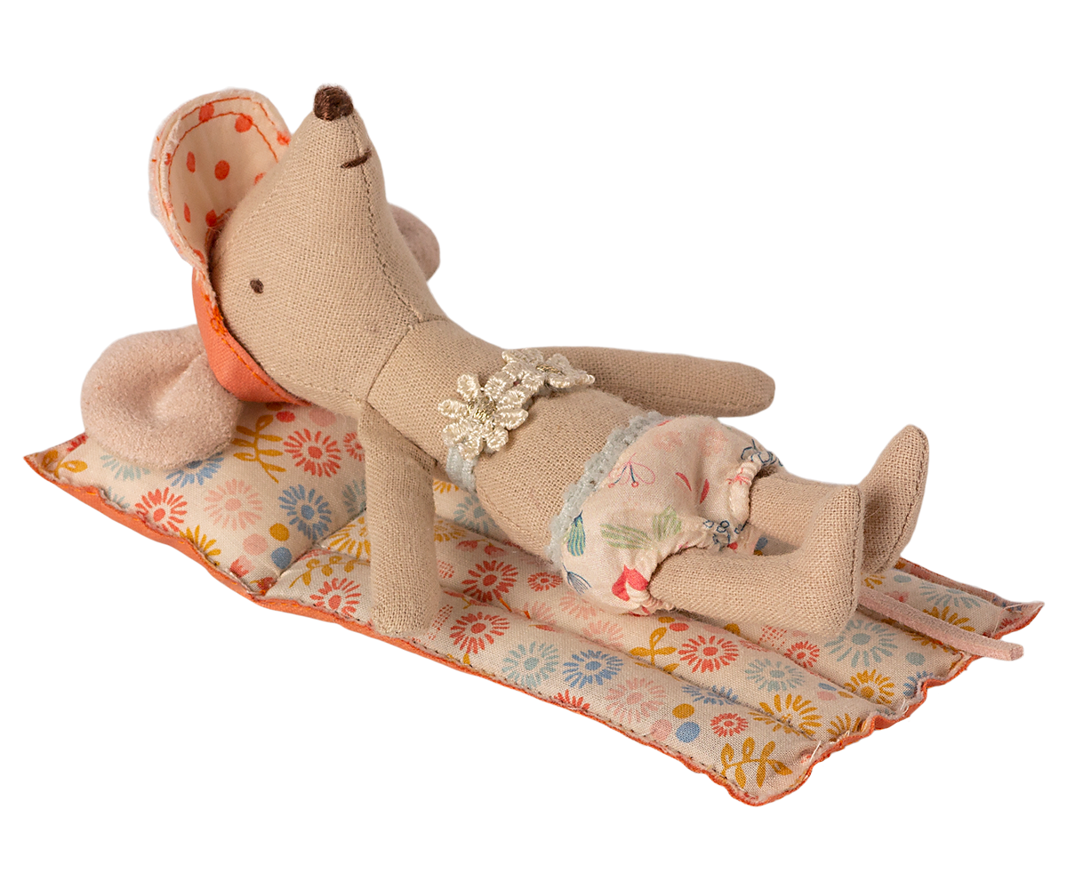 Beach Float, Mouse - Flower image number 1