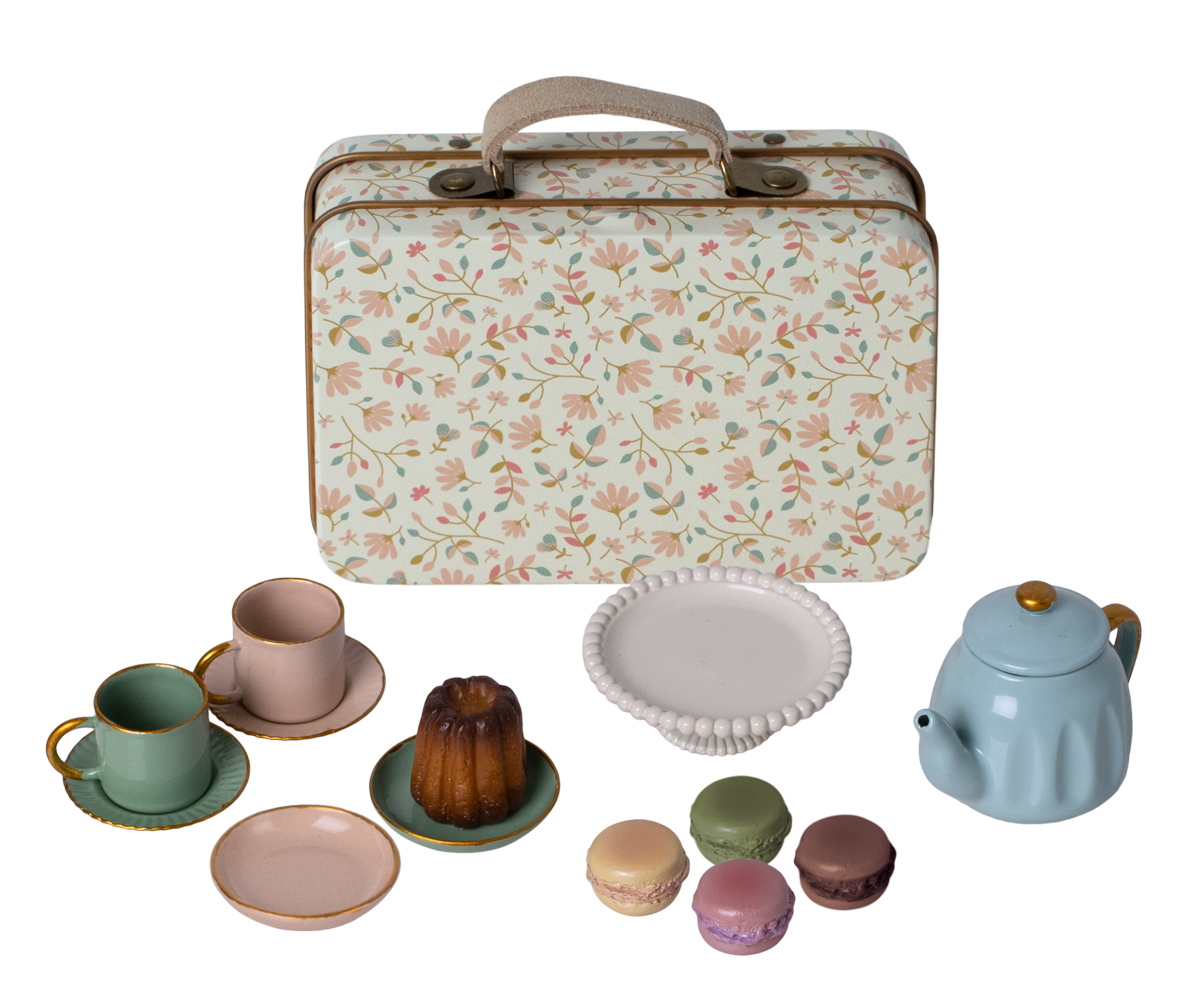 Afternoon Treat, Mouse - Merle image number 0