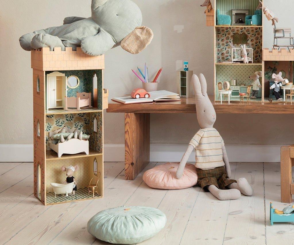 Castle with Mirror, Mouse image number 2