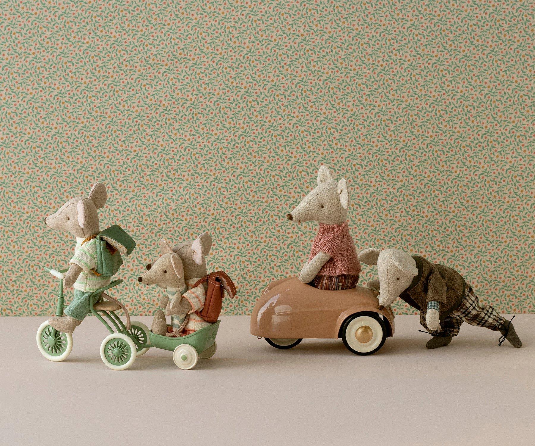 Tricycle Hanger, Mouse - Green image number 2