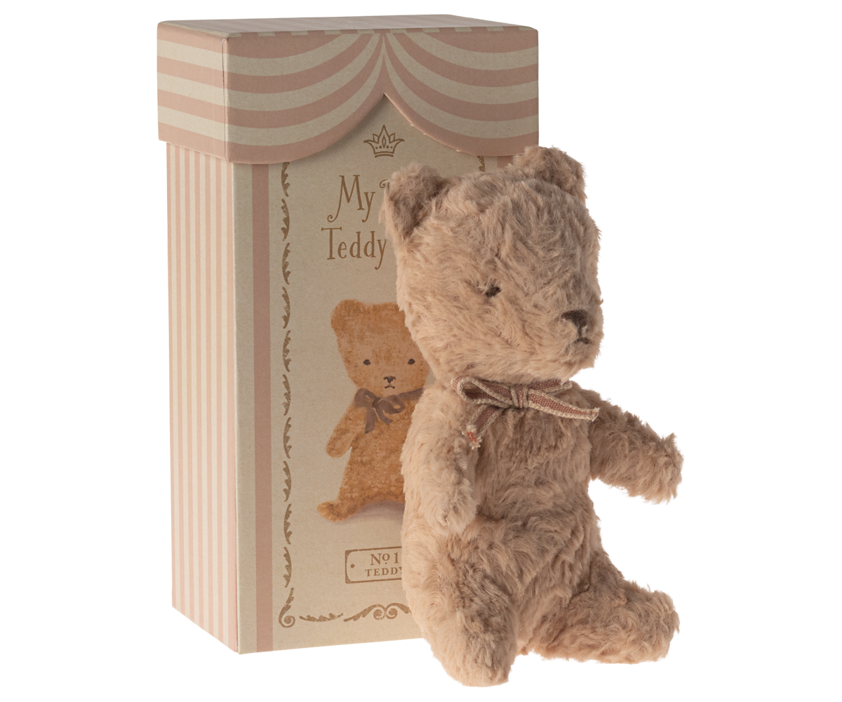 My first teddy - Powder image number 1