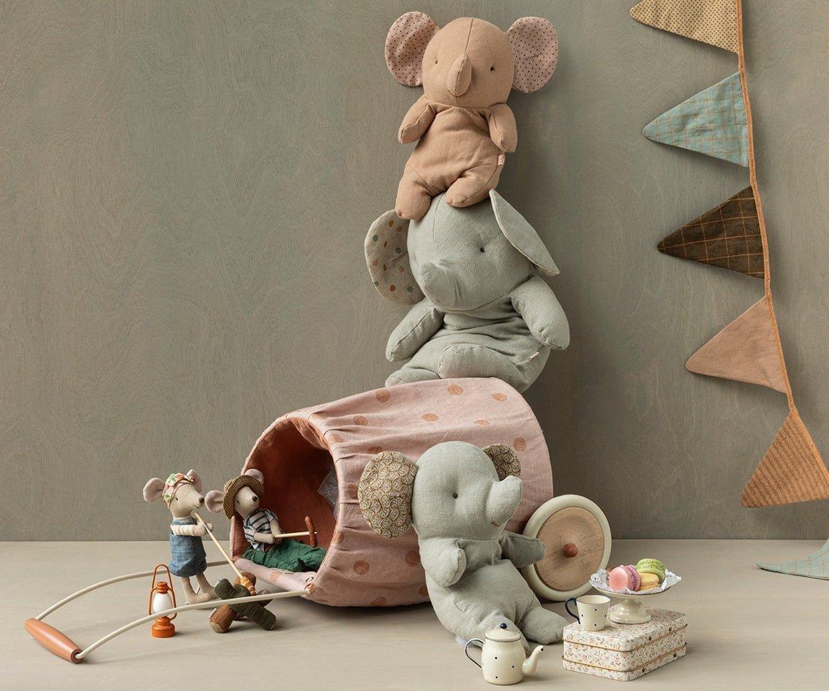 Elephant, Medium - Grey image number 2