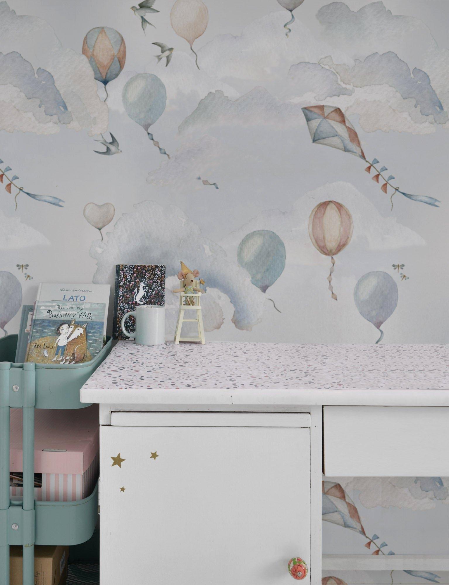 Balloons Fairytale Wallpaper image number 2