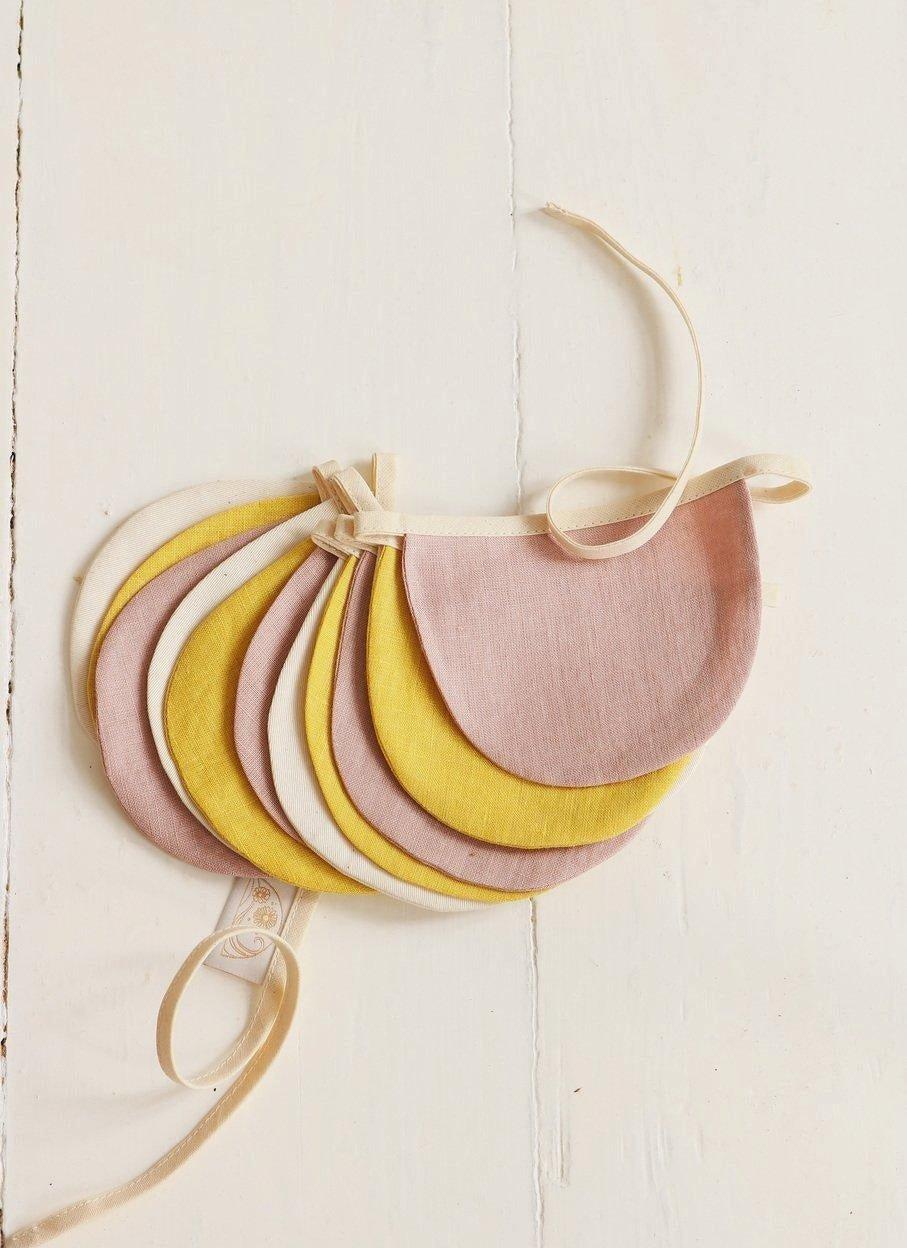 Linen “Powder Pink Circus” Garland with Half Moons image number 2