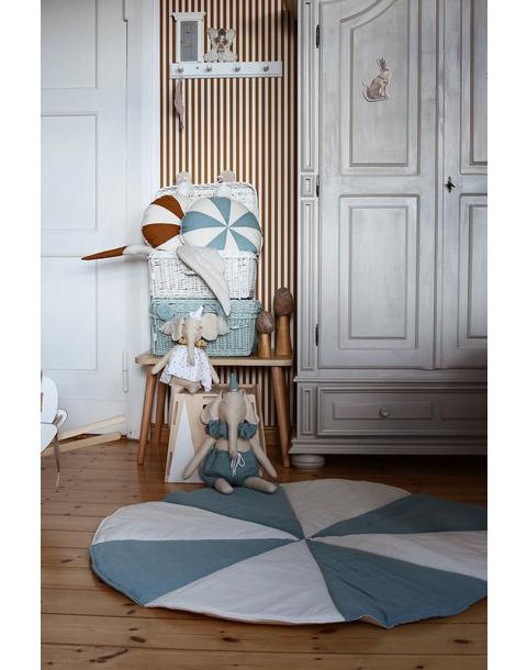 “Blue Candy” Round Patchwork Mat