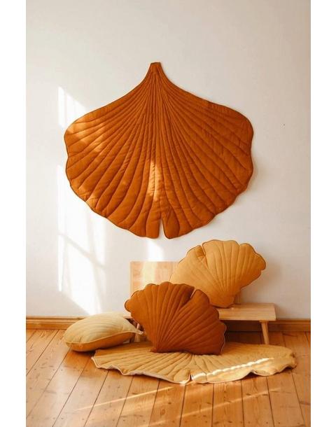 Linen “Caramel” Ginkgo Leaf Mat