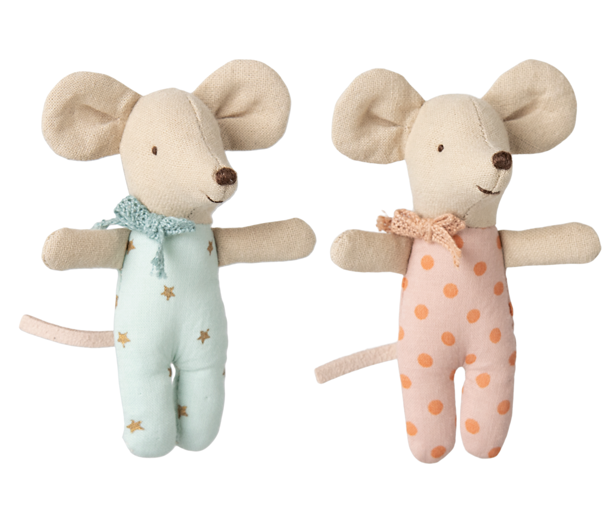 Twins, Baby mice in matchbox image number 1
