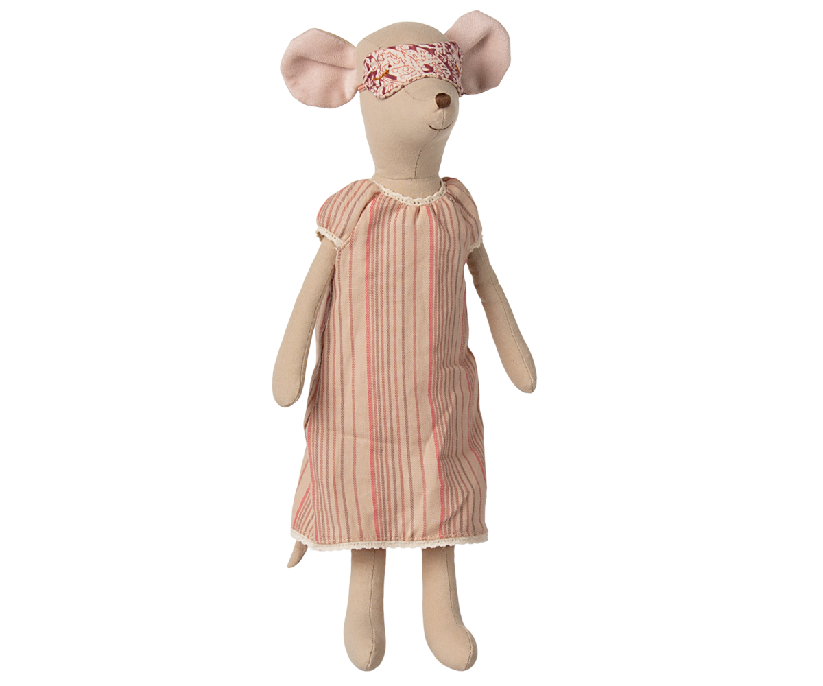 Medium Mouse in Nightgown image number 1