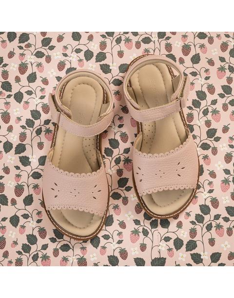 Classic Sandal with Scallop Pink