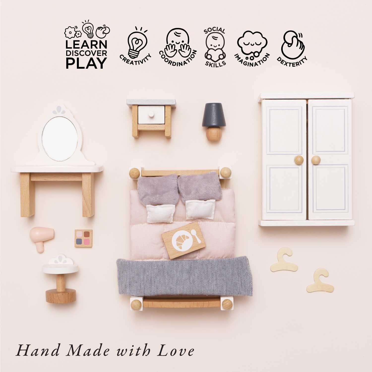 Wooden Dolls house Bedroom - 19 Piece image number 1