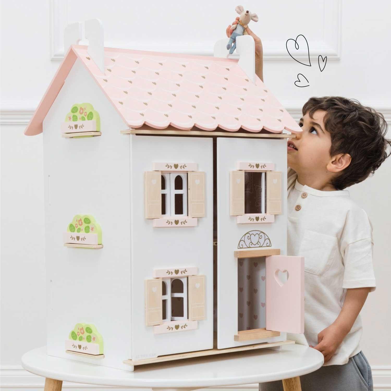 Roseheart Wooden Dolls House image number 3
