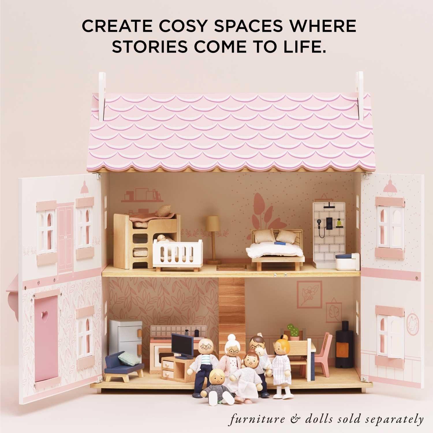 Sophie's Wooden Dolls House image number 3