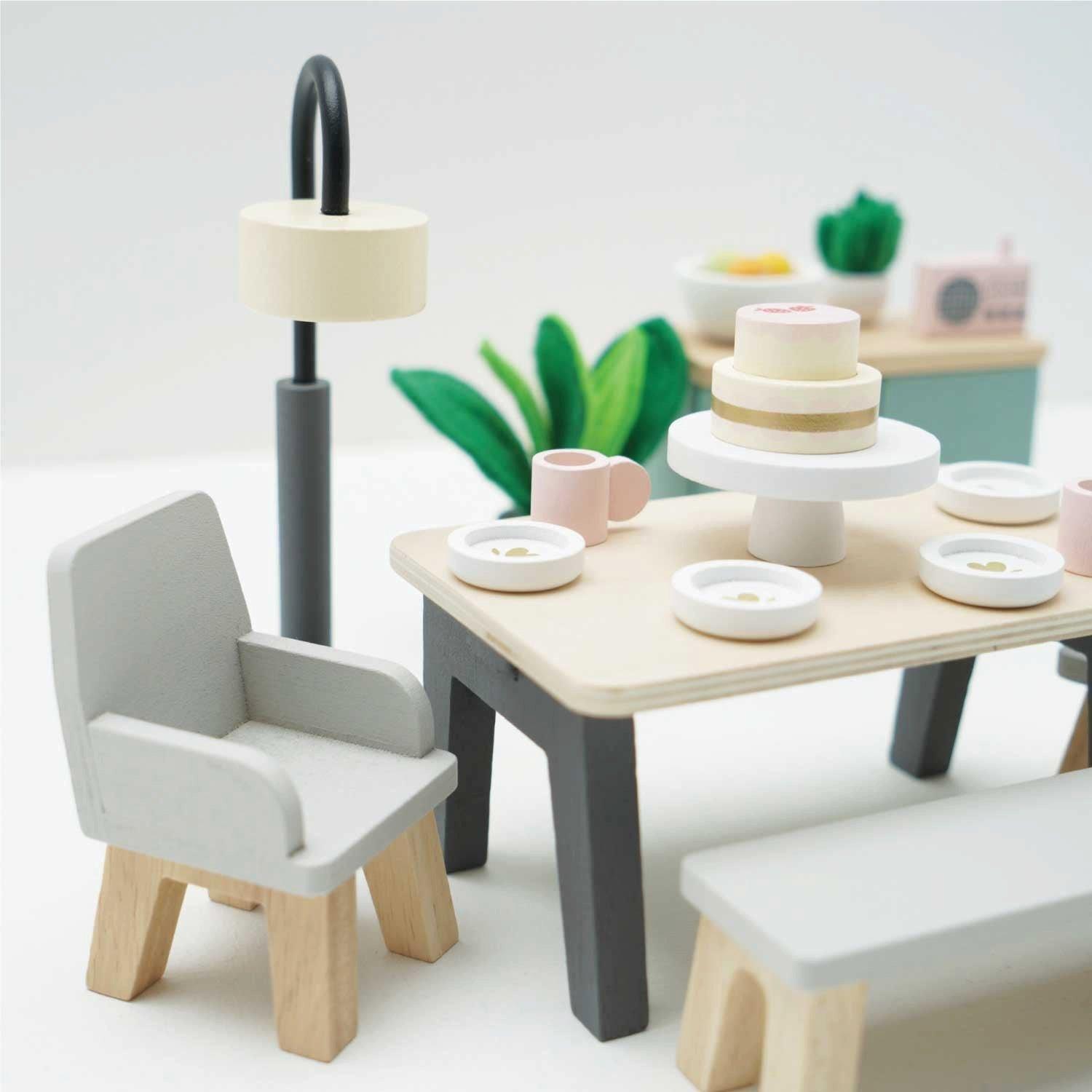 Wooden Dolls House Dining Room - 18 Piece image number 2