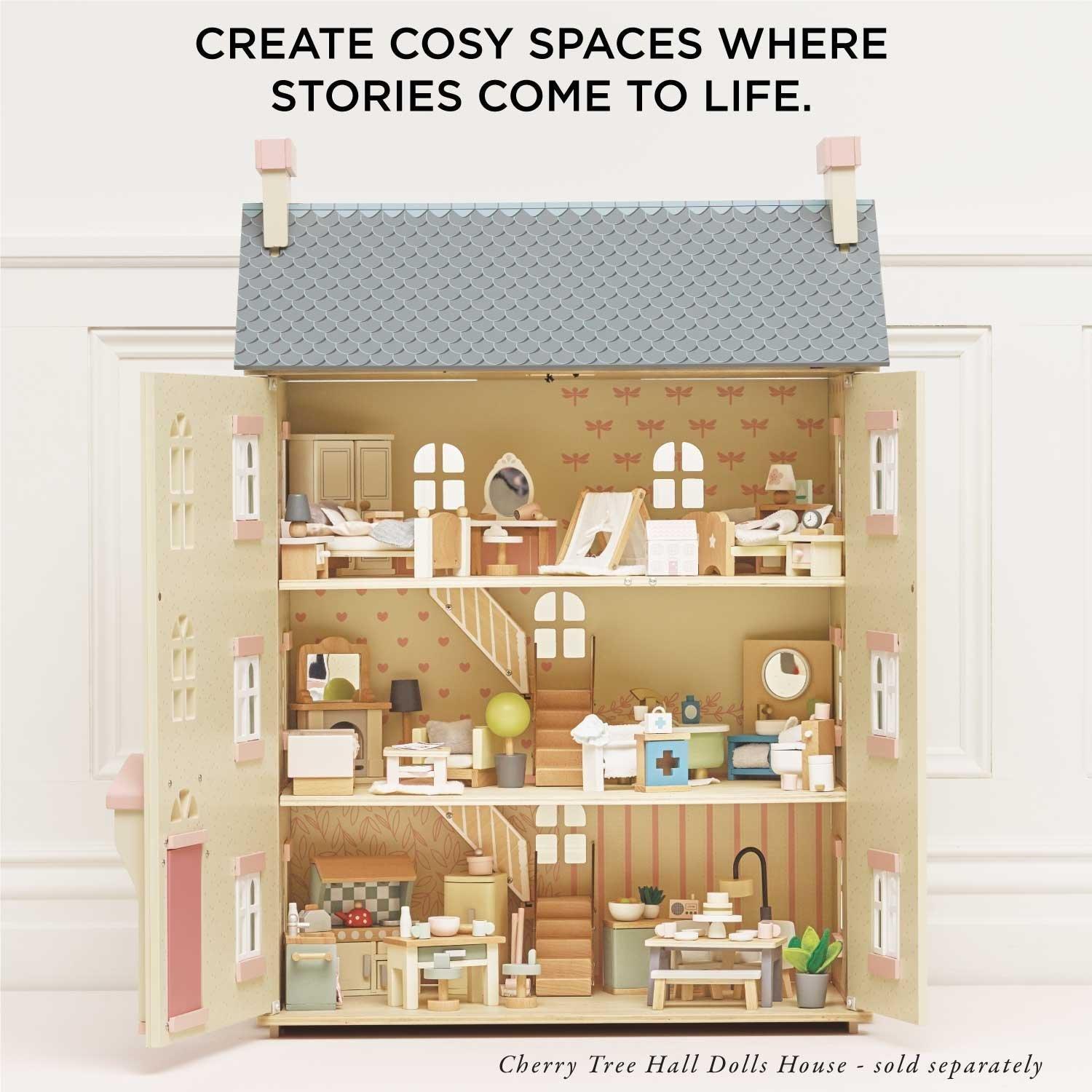 Wooden Dolls house Child's Bedroom Furn - 24 Piece image number 3