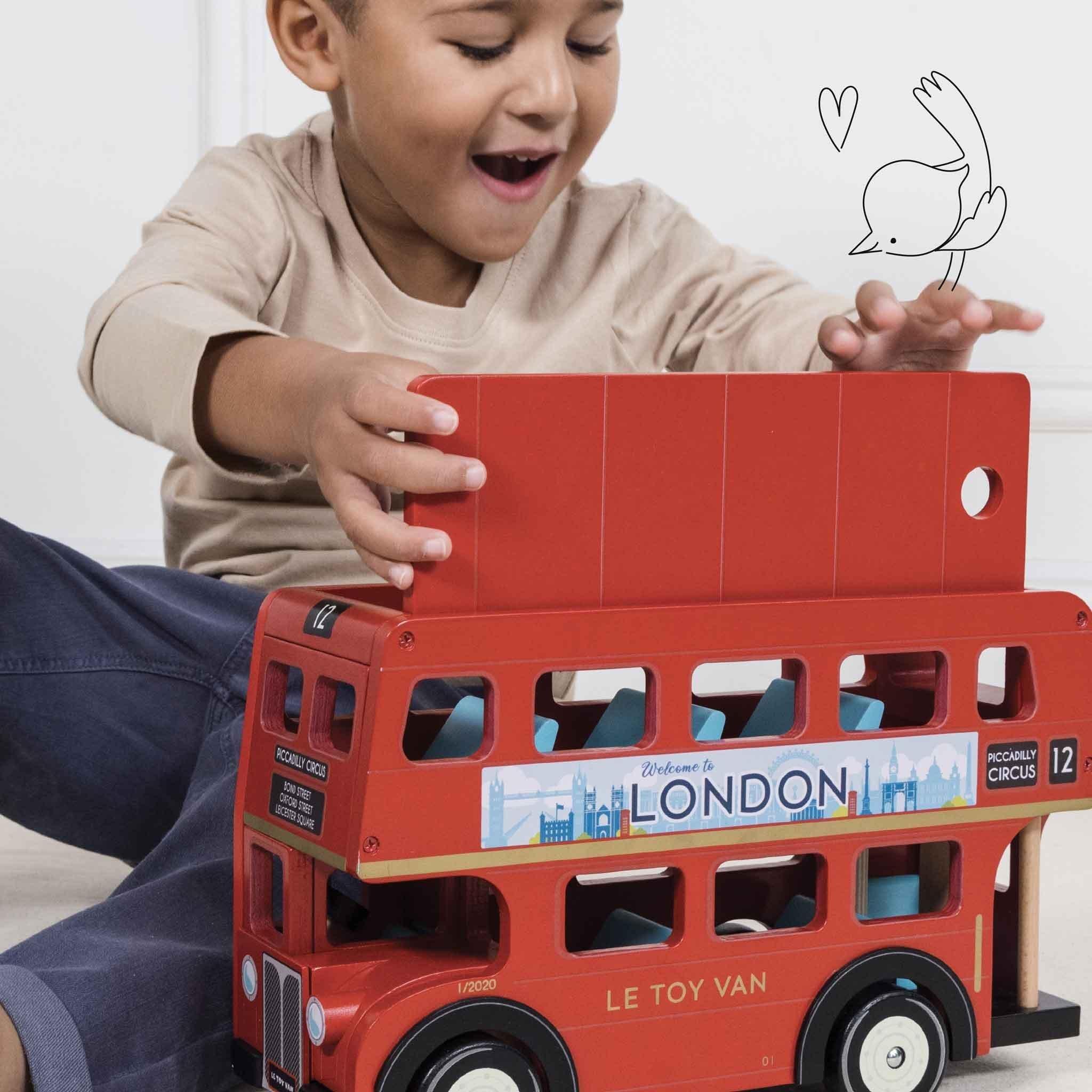 London Wooden Bus image number 2