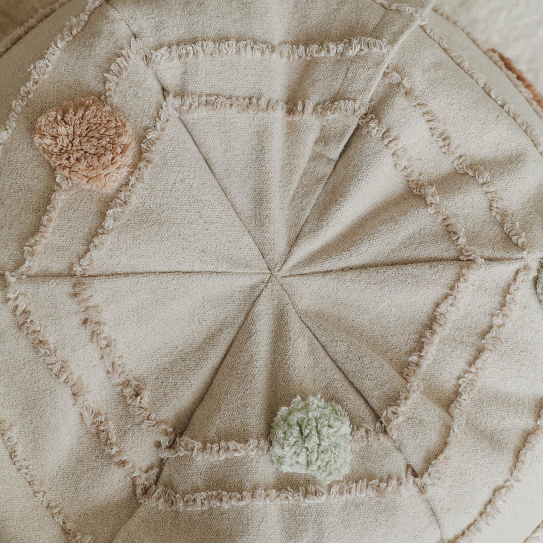 Pouf Solar System image number 3