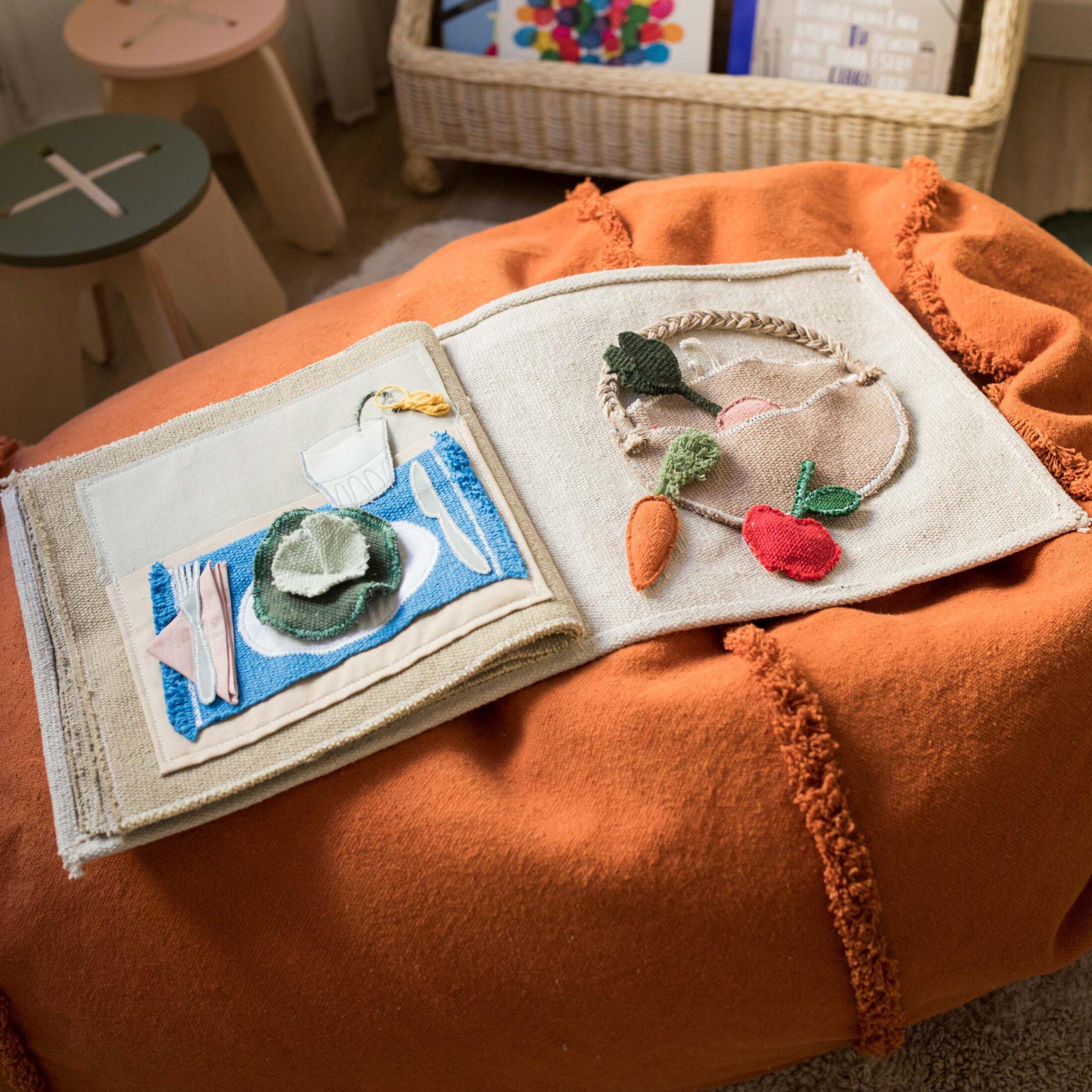 Sensory Book Cool Kids Eat Healthy image number 3