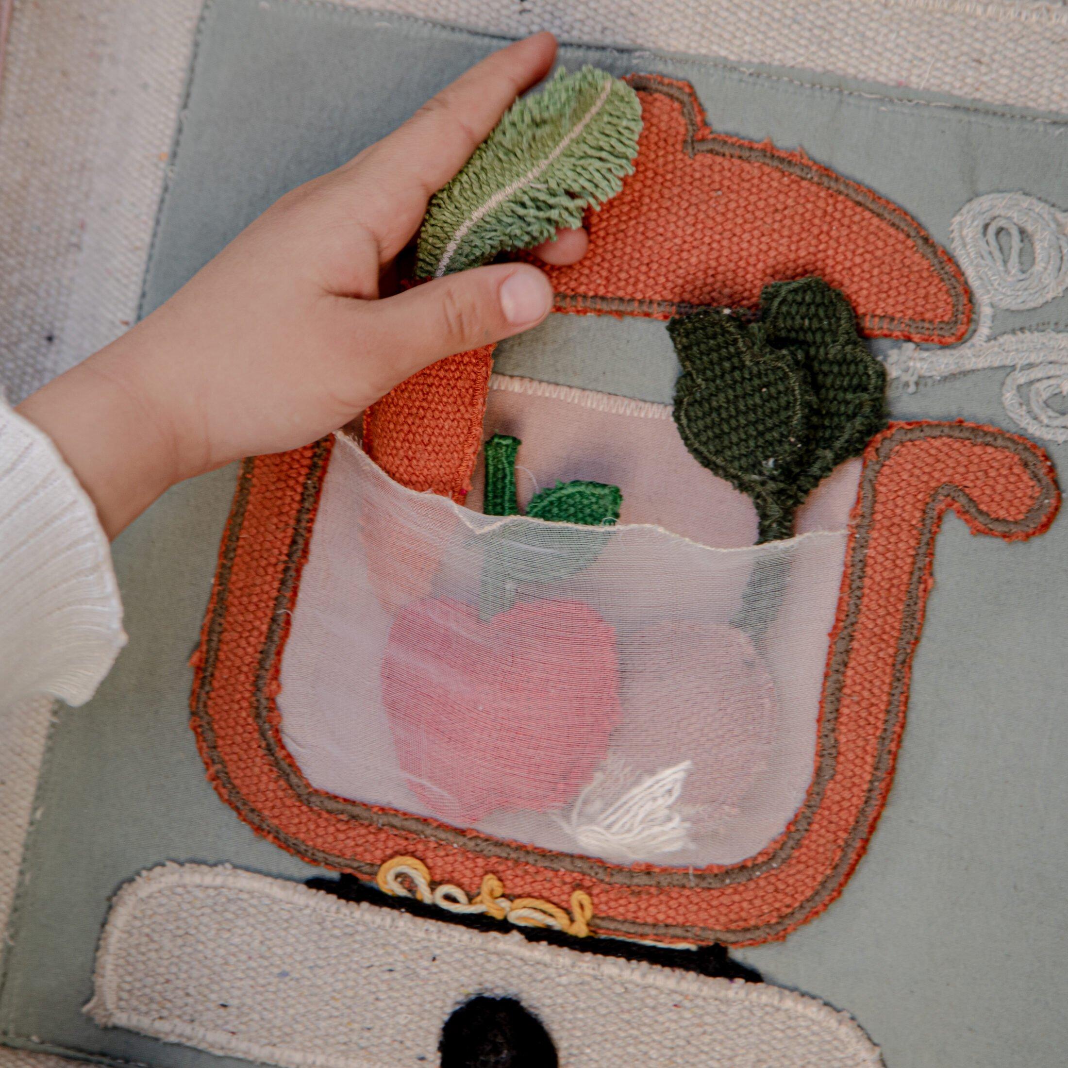 Sensory Book Cool Kids Eat Healthy image number 1