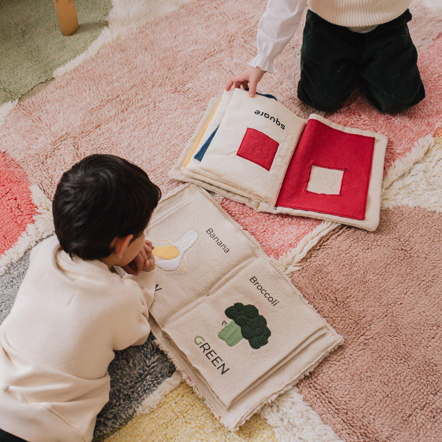 Sensory Book Colours image number 2