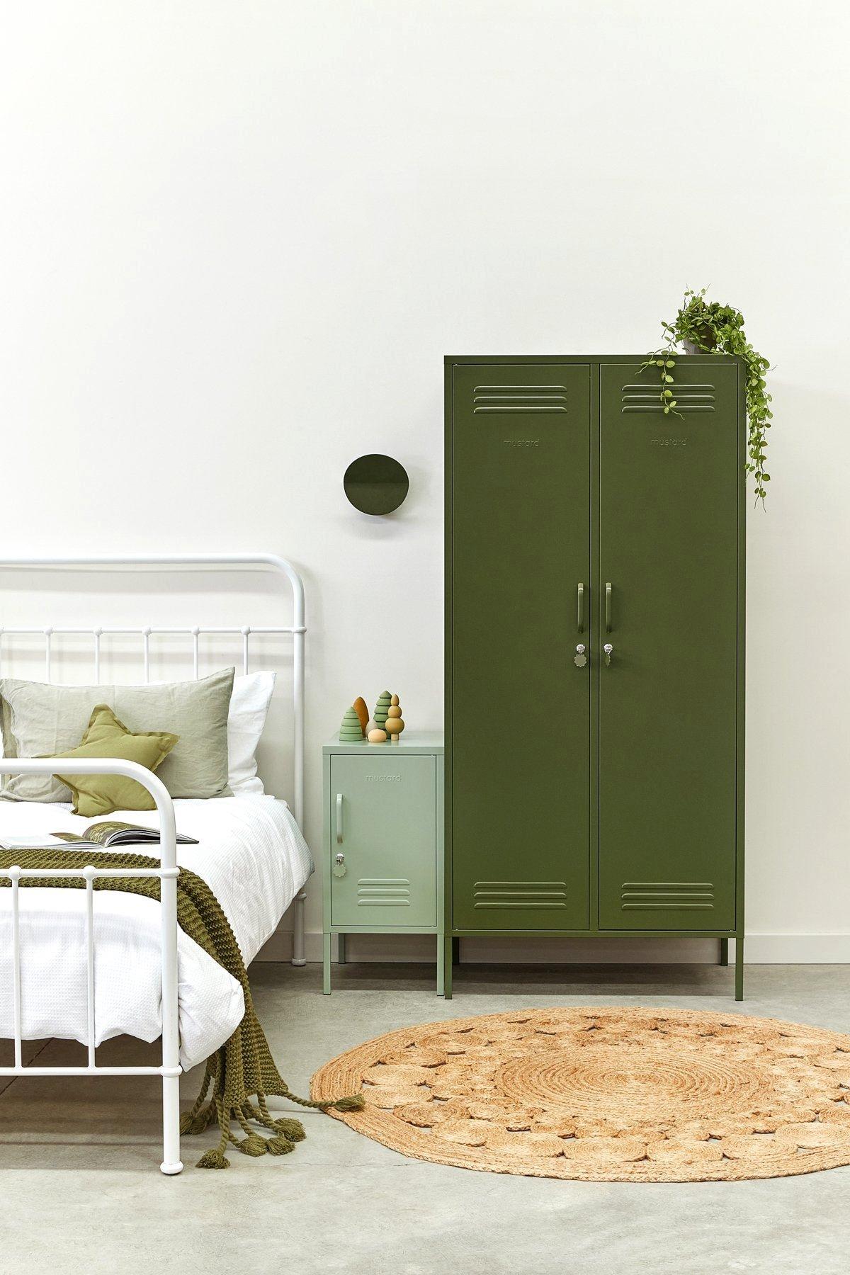 The Twinny in Olive image number 4