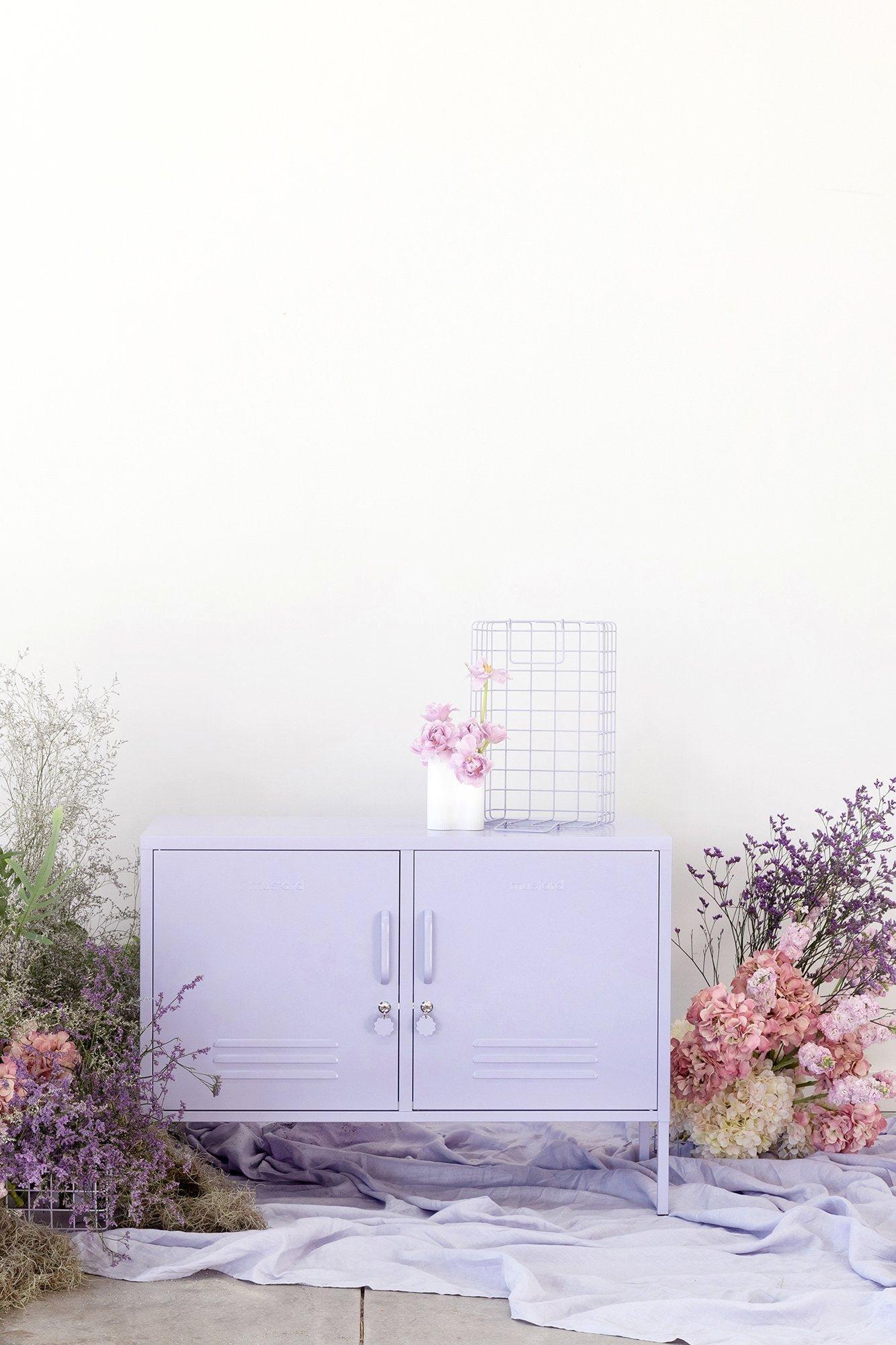 The Lowdown in Lilac image number 3