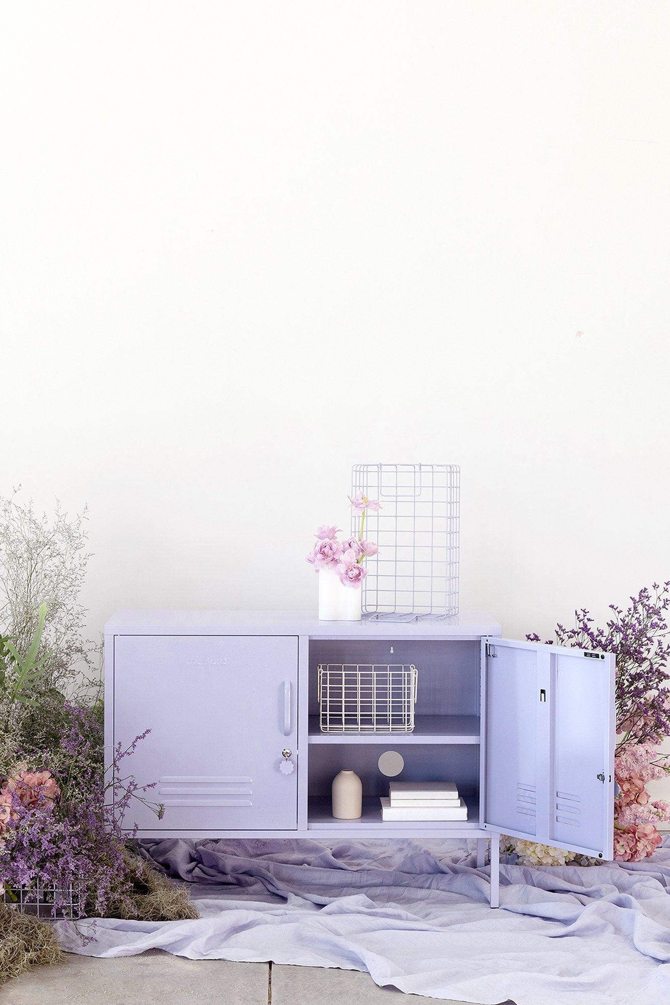 The Lowdown in Lilac image number 4