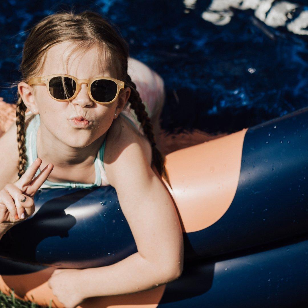 Leisure Suit Laars Inflatable Pool image number 4