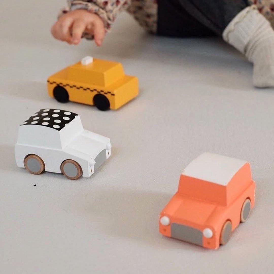 Kuruma Wooden Wind-Up Toy Car - Natural image number 2