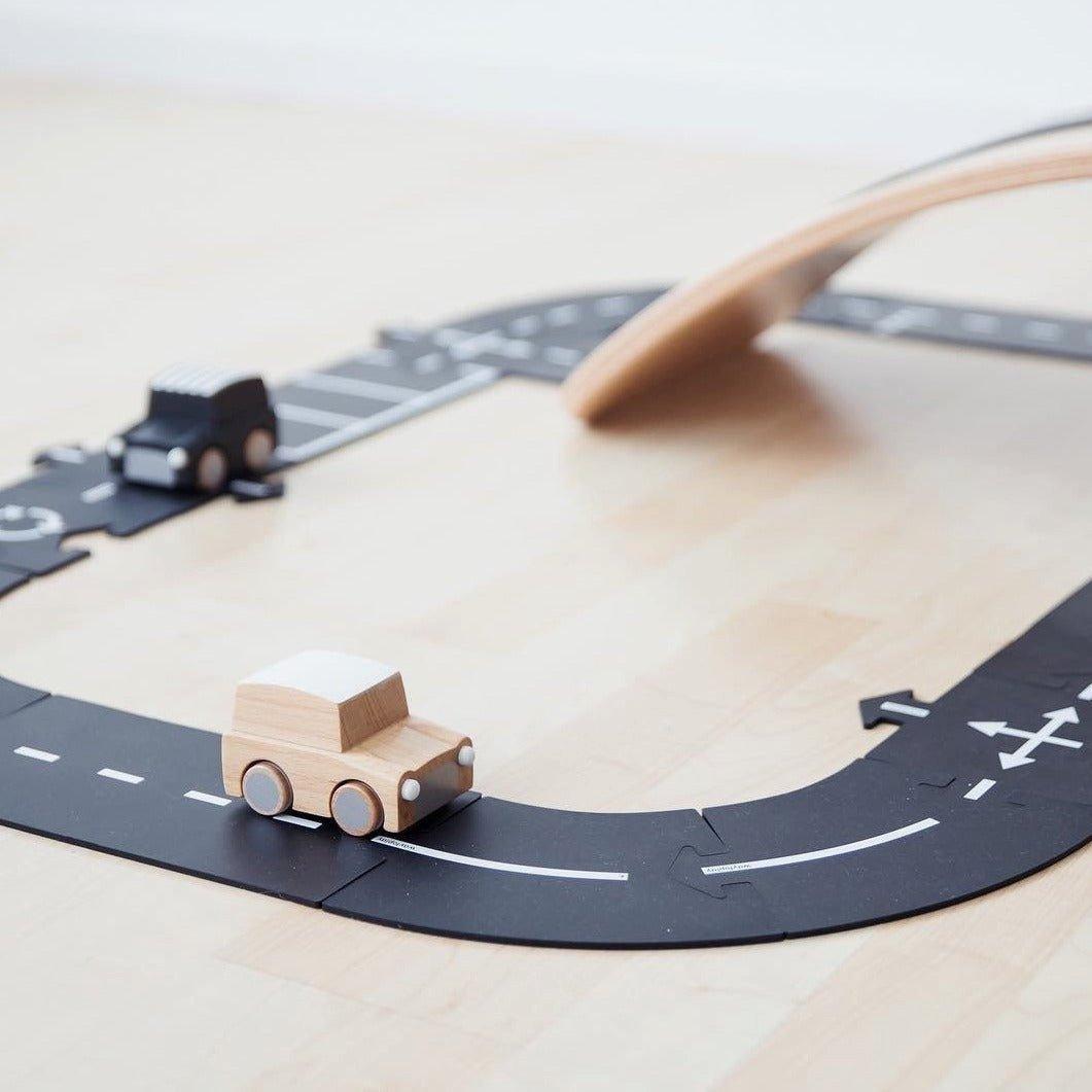 Kuruma Wooden Wind-Up Toy Car - Natural image number 1