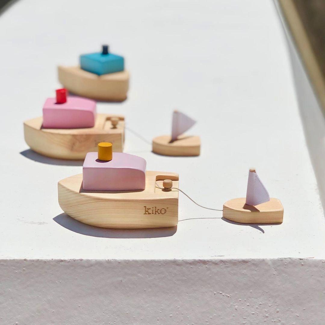 Ofune Wind-Up Wooden Boat - Pink image number 3
