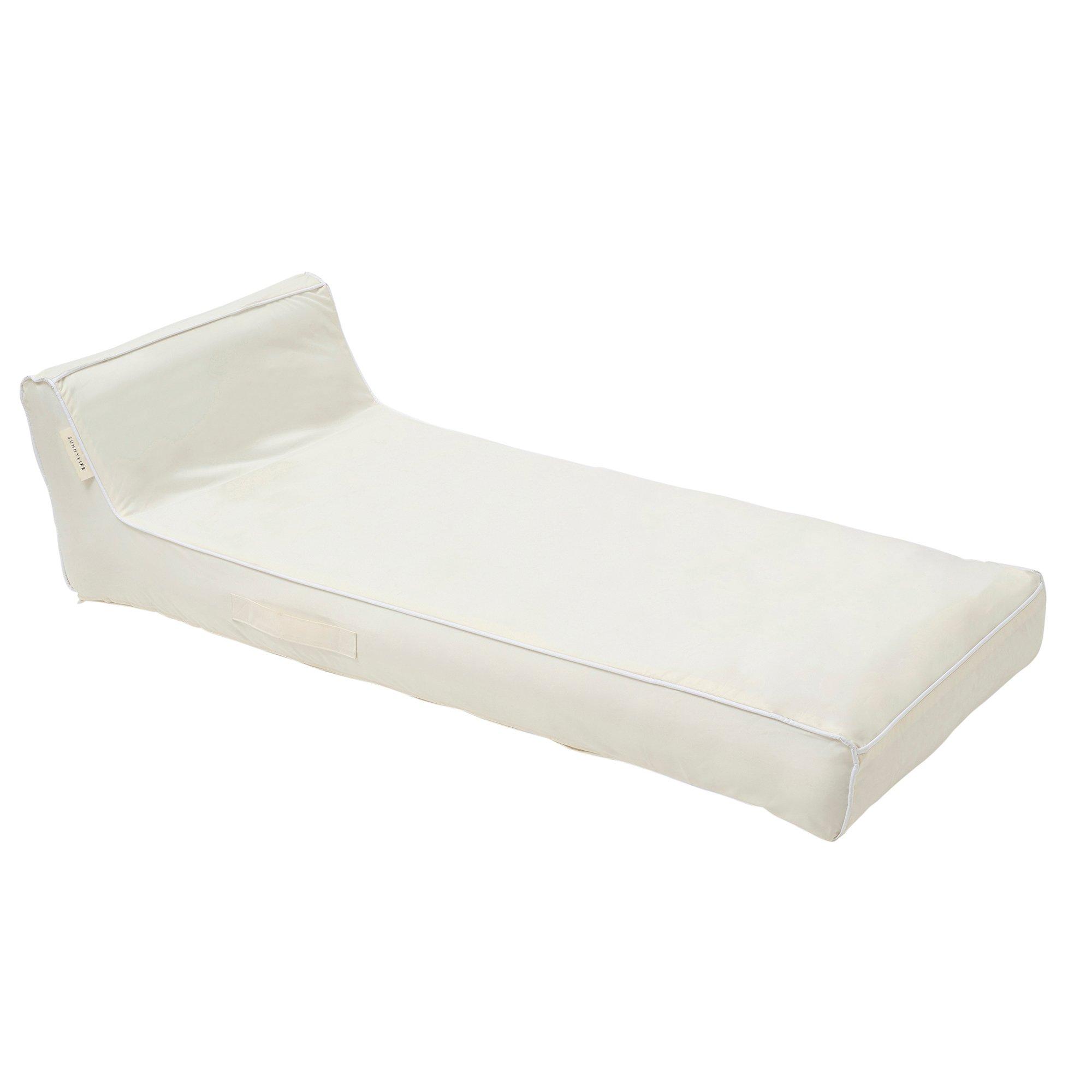 Luxe Lie-On Lounger: Casa Blanca