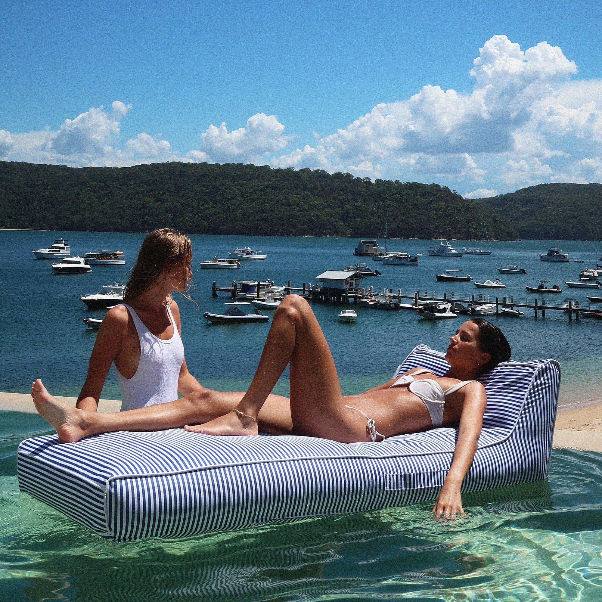 Luxe Lie-On Lounger: Le Weekend Navy image number 3